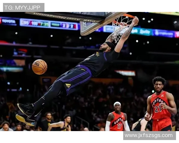 03年湖人对决猛龙的经典时刻回顾与赛季精彩瞬间分析